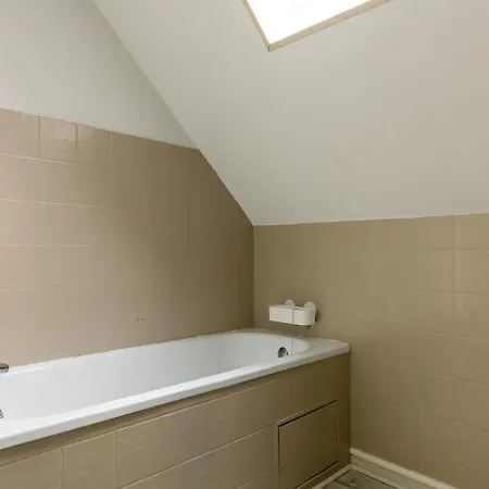 Sunlit Garden Escape Normandy Σπίτι διακοπών Isigny-sur-Mer