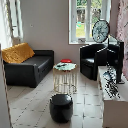 Sunlit Garden Escape Normandy Σπίτι διακοπών *