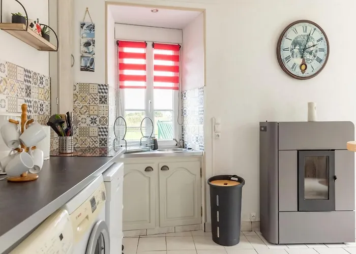 Sunlit Garden Escape Normandy * 이지니쉬르메르