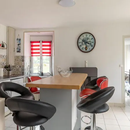 Sunlit Garden Escape Normandy Ferienhaus *