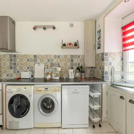 度假居 Sunlit Garden Escape Normandy