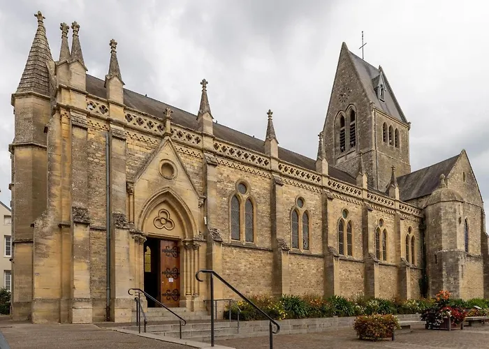 Sunlit Garden Escape Normandy בית נופש *