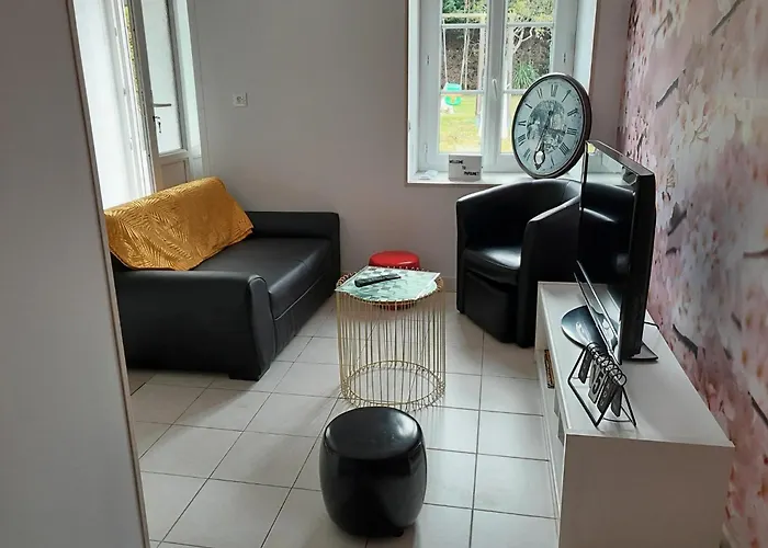 Sunlit Garden Escape Normandy בית נופש *